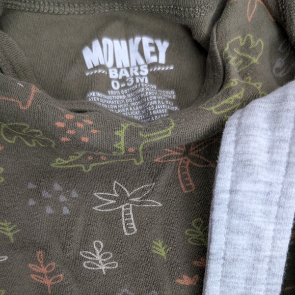 Dino overalls outfit - Picture 4 of 5